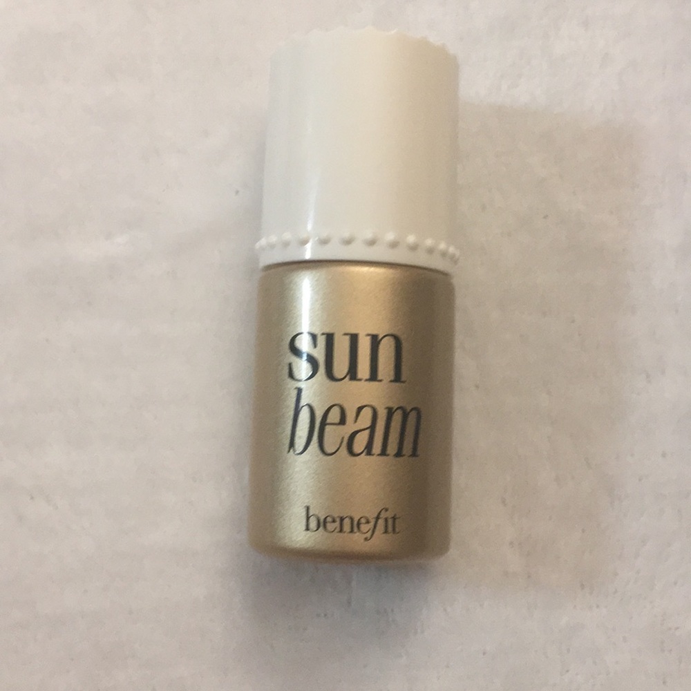 Benefit liquid illuminator Sun Beam.